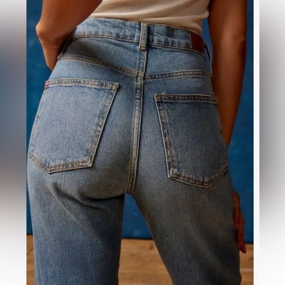 Urban Outfitters Stretchy Cowboy Light Wash Denim Jeans Size 34 New MSRP $69 - Picture 2 of 9